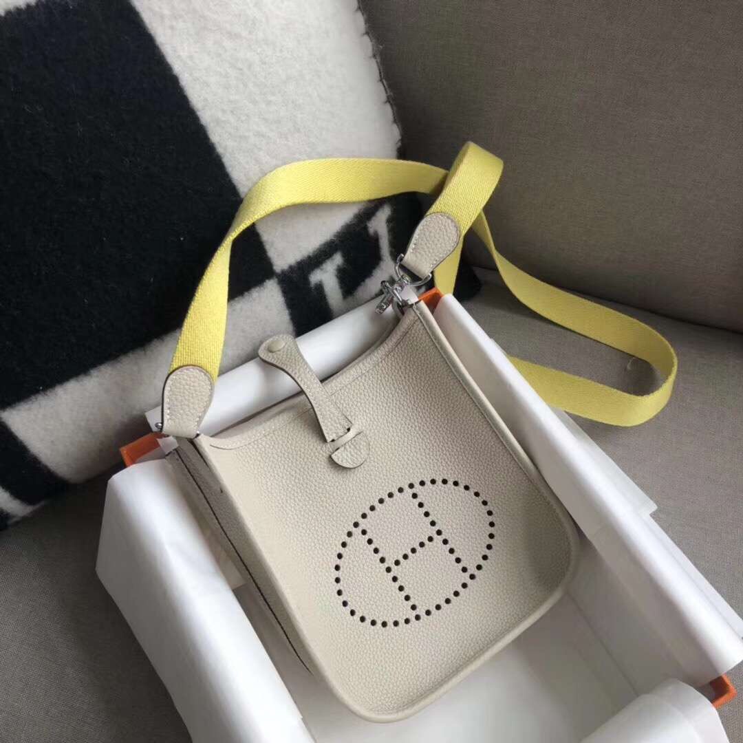 에르메스 미니 에블린16 나타 화이트 은장 토고가죽